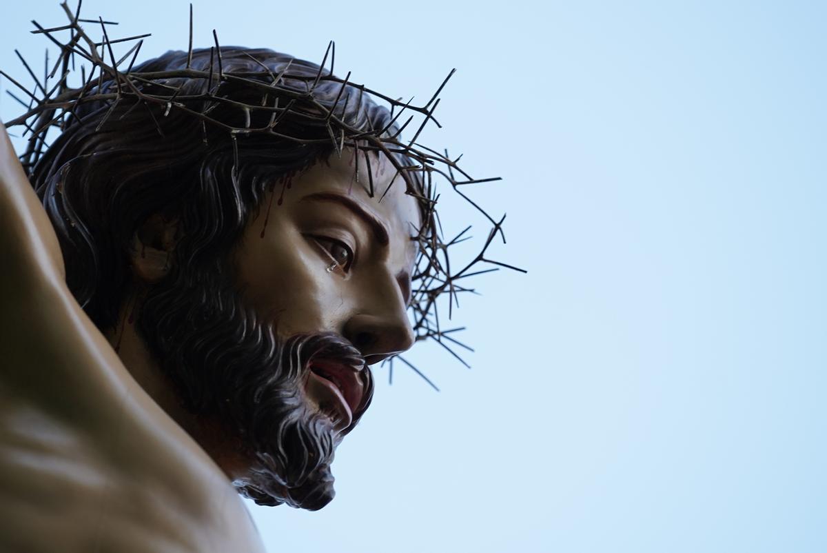 La salida del Cristo de las Lágrimas, en imágenes