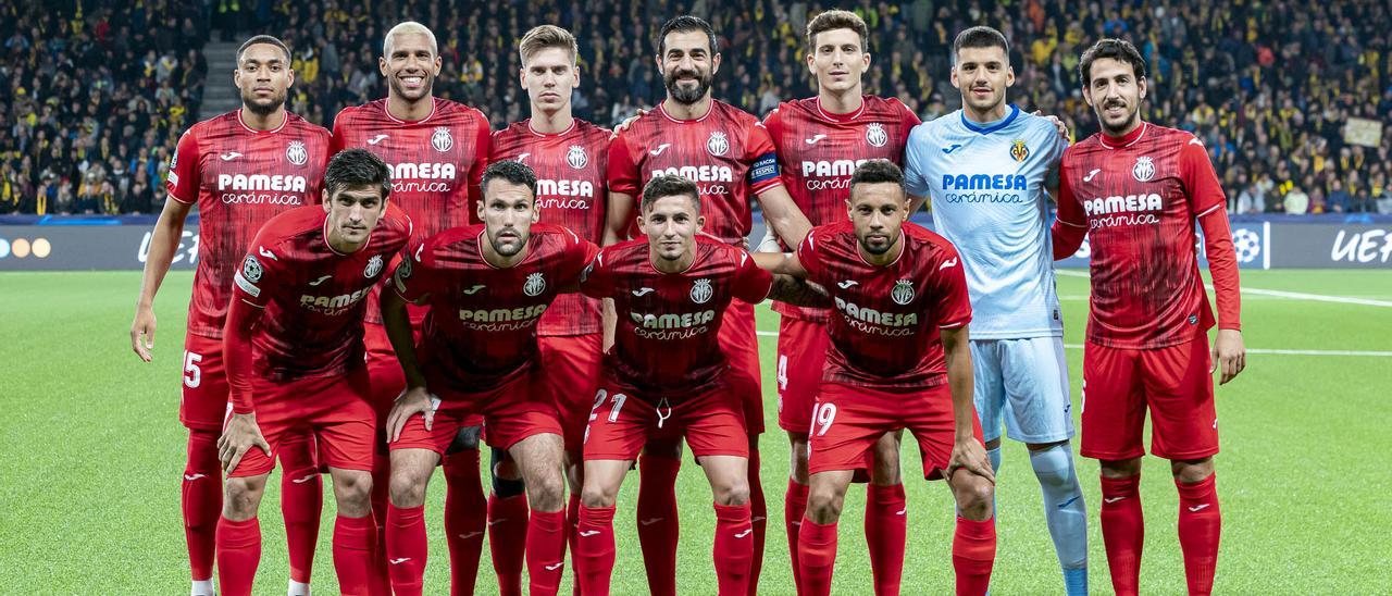 Este es el once titular del Villarreal, que este miércoles ha vestido de rojo, ante el Young Boys en Suiza.