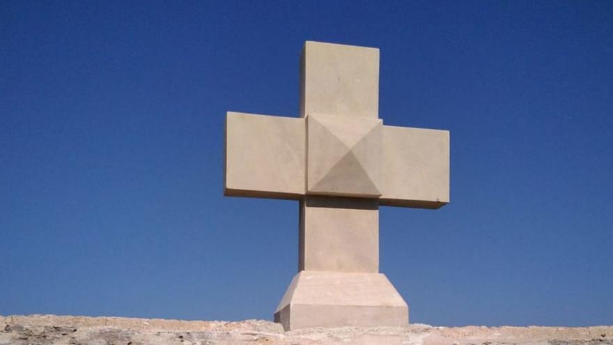 Nueva cruz para el cementerio de Cabrera