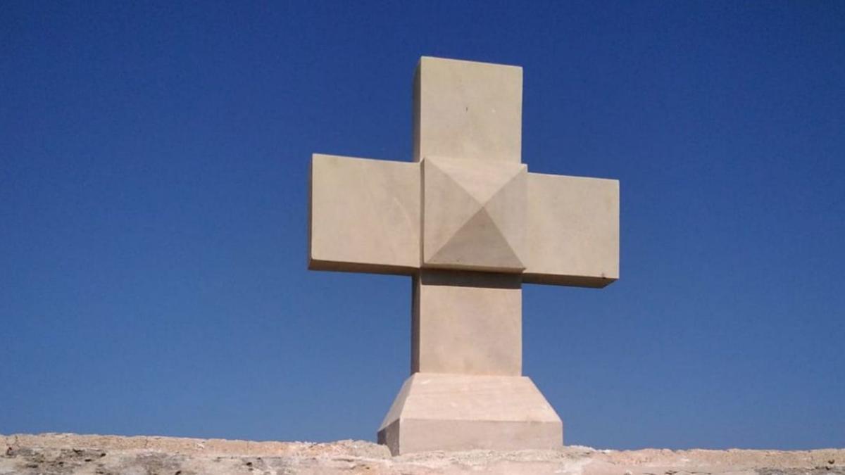Nueva cruz para el cementerio de Cabrera | PARQUE NACIONAL DE CABRERA