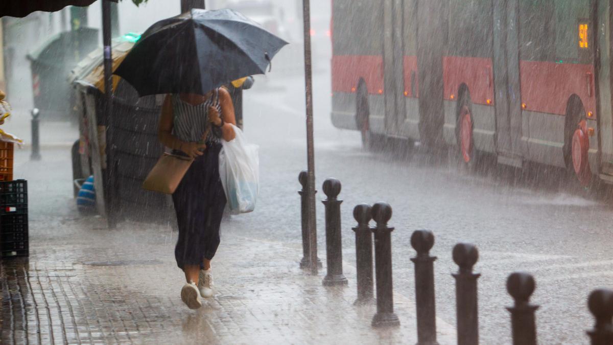 El tiempo en Semana Santa en Valencia estará marcado por la lluvia, según la Aemet.