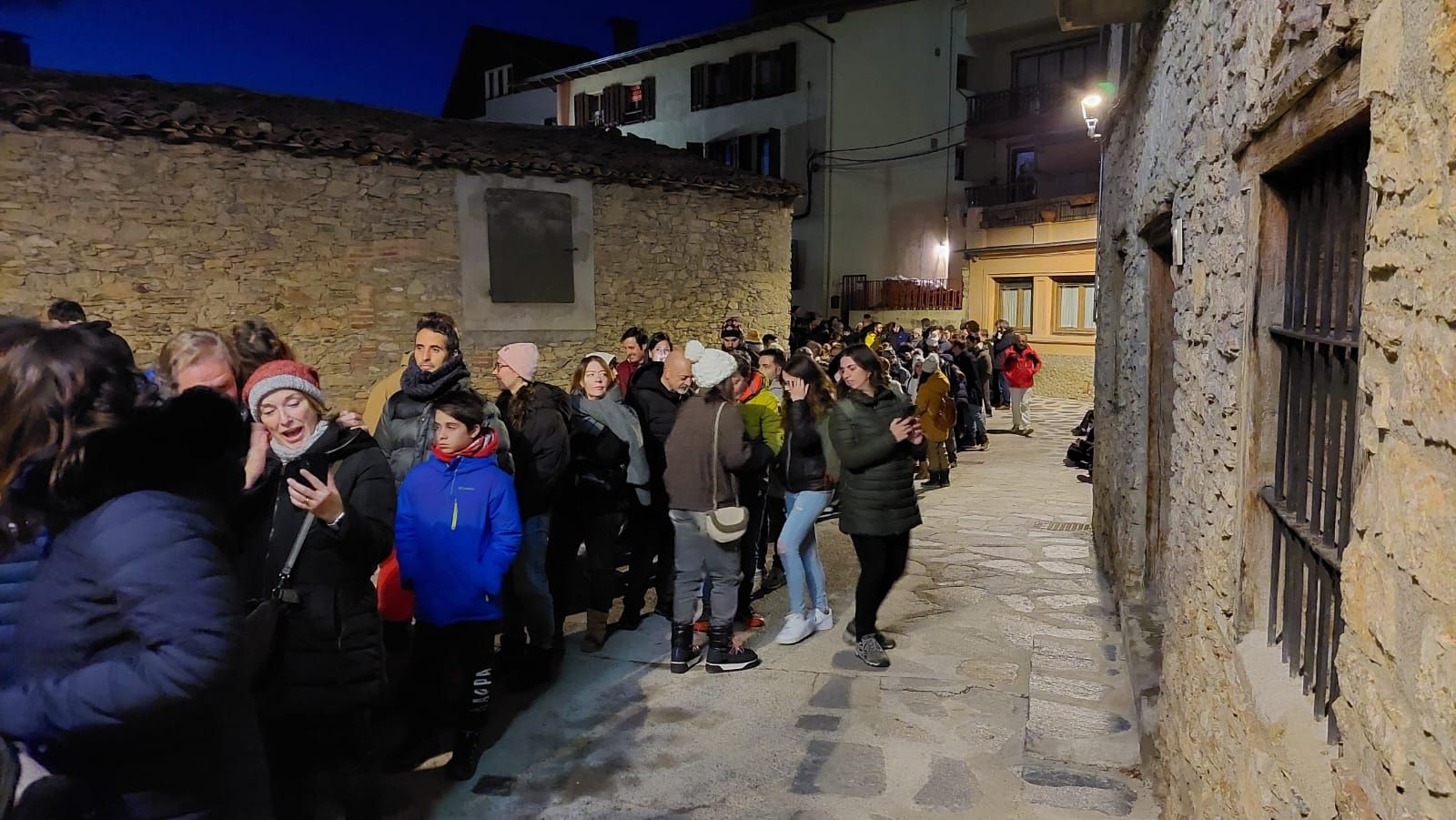 Cues als comerços de la Cerdanya pel pont de la Puríssima