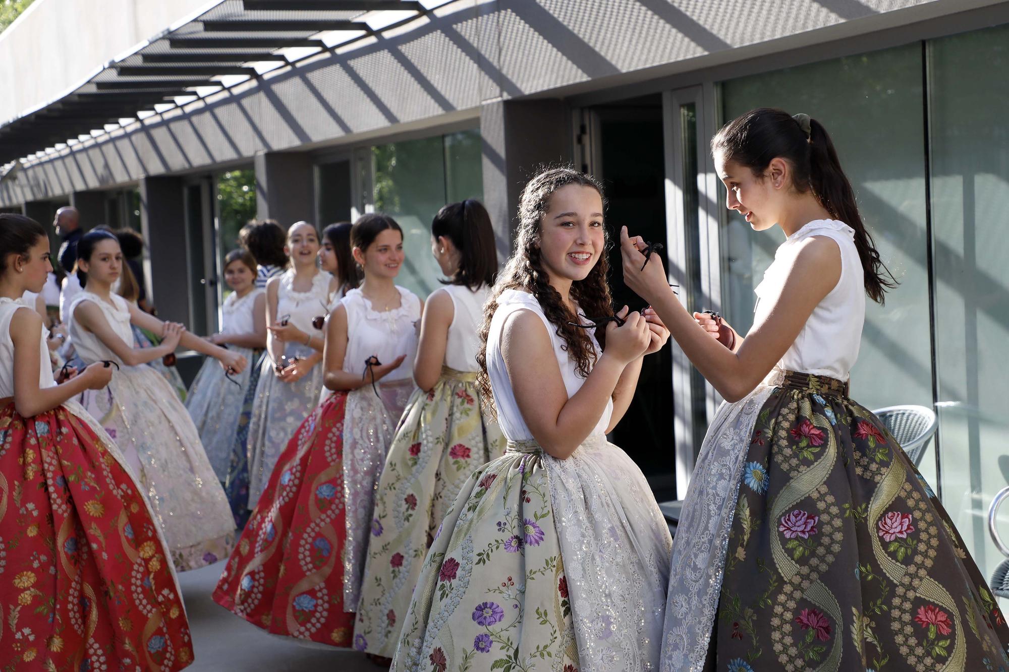 Las falleras infantiles de 2020-2021 y 2022 ensayan la "Dansà"