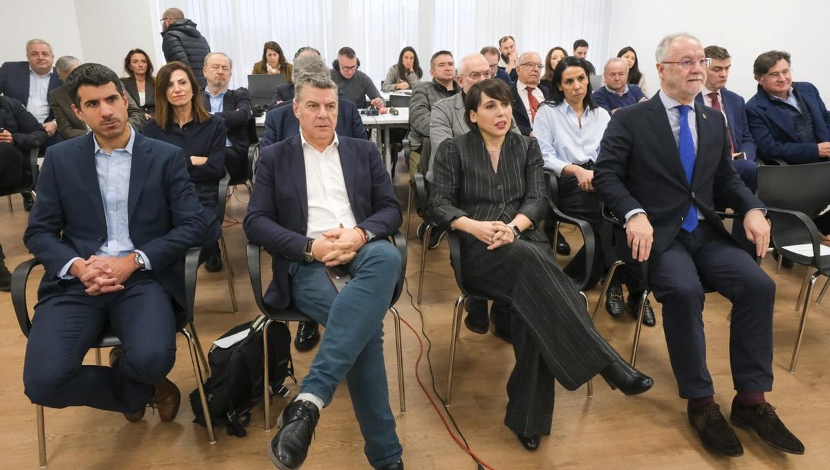 Asistentes a la presentación del informe en el Edificio Quercus, en Santiago
