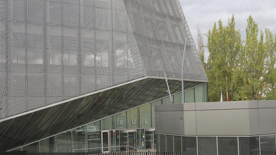 Pegó y amenazó a su madre, con la que convivía en Ourense, para que le diera dinero para drogarse