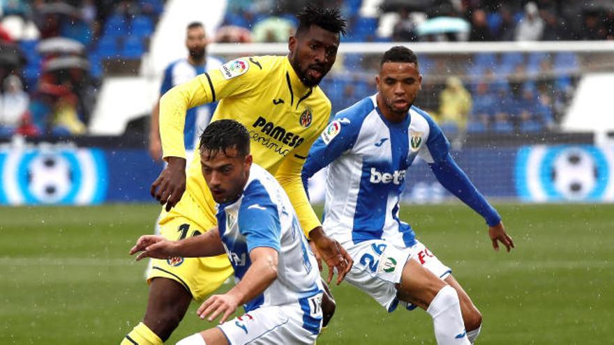 Anguissa jugando con el Villarreal.