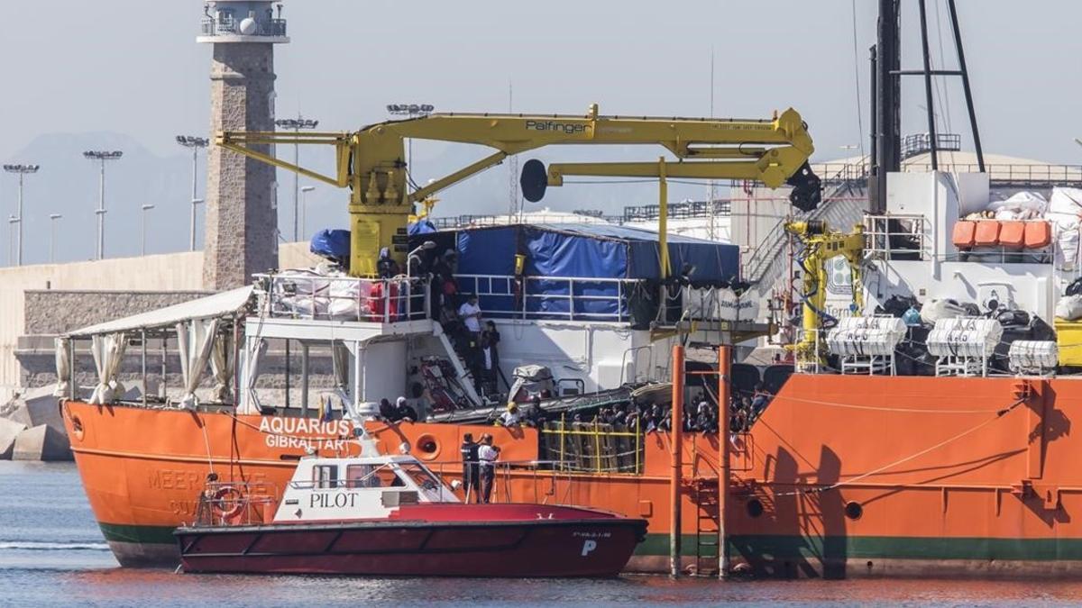 Llegada del Aquarius al puerto de Valencia