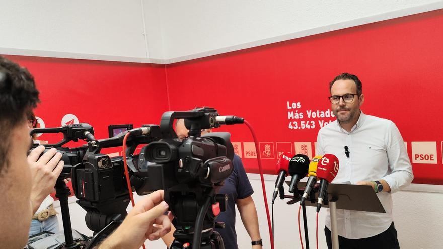 Los dardos del PSOE de Elche a PP y Vox: &quot;En 70 días han arrinconado la bandera LGTBI, destrozan carriles bici y trocean las políticas de Igualdad&quot;