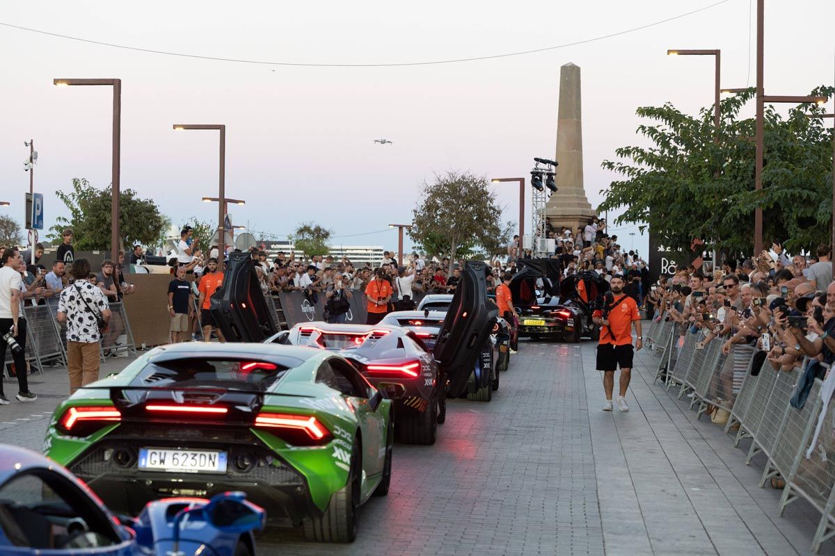 Todas las imágenes de los superdeportivos Gumball 3000 en Ibiza