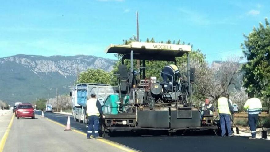 Comienzan unas labores de asfaltado