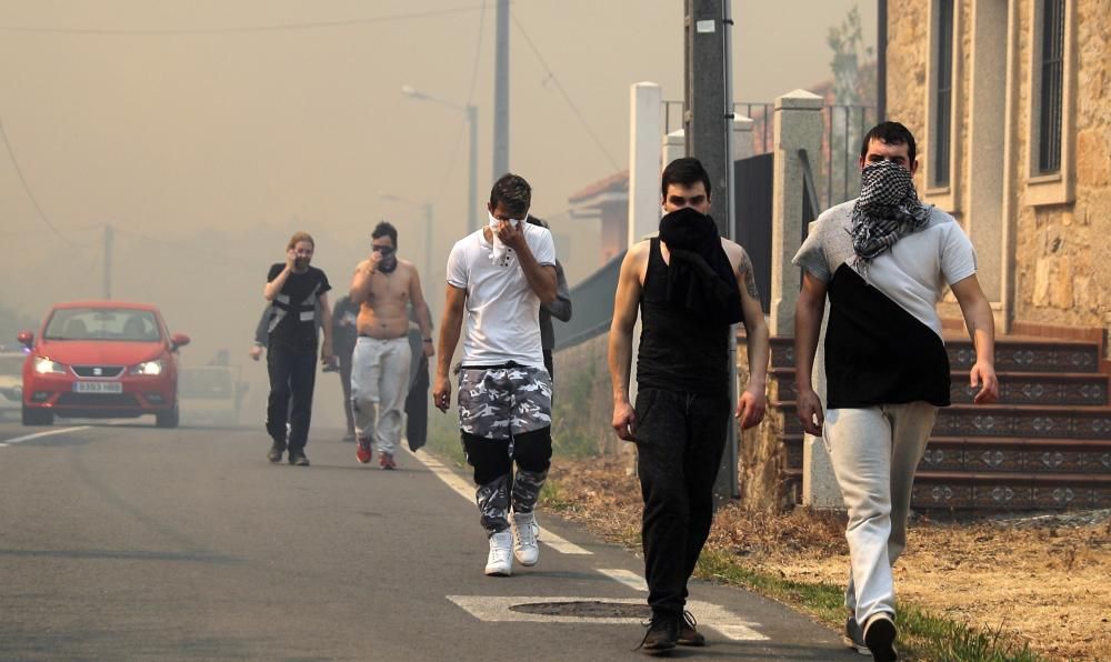 Incendio en Rianxo |El fuego arrasa más de 800 ha