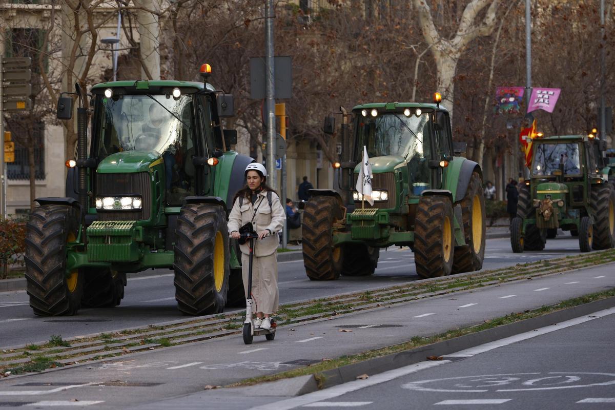 La marcha de tractores en Barcelona se dirige al Parlament