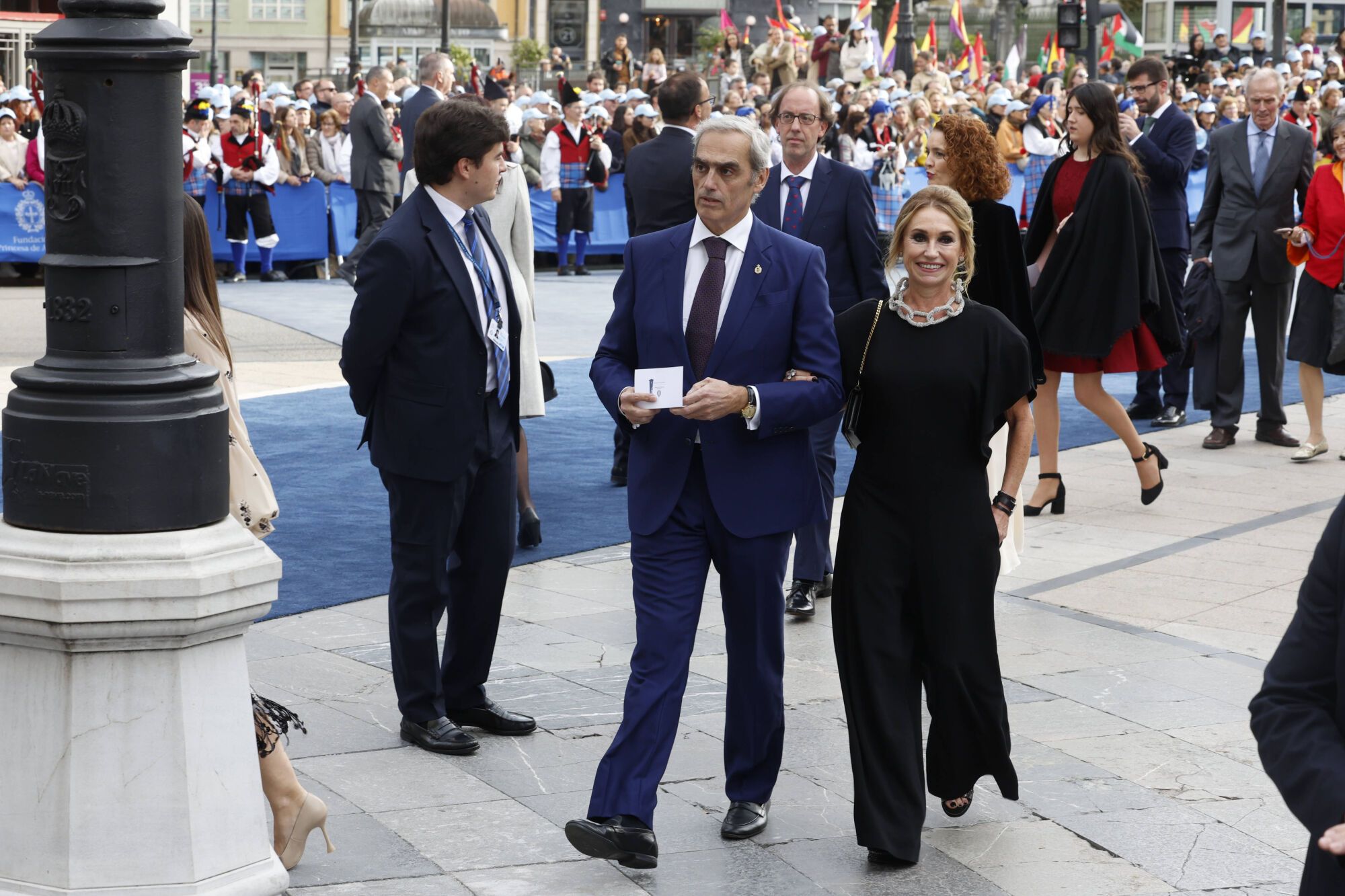 Así fue la llegada de los invitados a los premios "Princesa de Asturias" y su paso por la alfombra azul