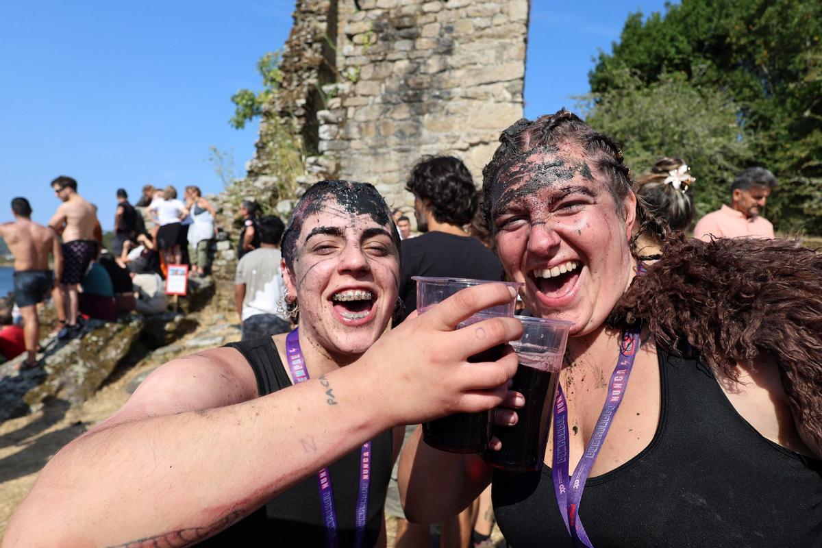 La fiesta vivida hoy en las Torres de Oeste (Catoira) con motivo del día grande de la Romería Vikinga 2025. La fiesta vivida hoy en las Torres de Oeste (Catoira) con motivo del día grande de la Romería Vikinga 2025.