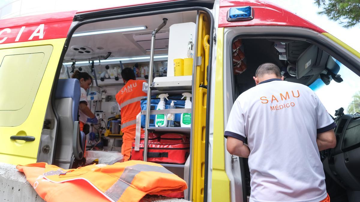 Persona de una ambulancia del Samu