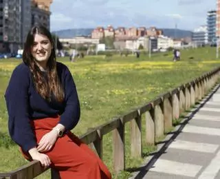 Olaya Suárez, portavoz de Podemos en Gijón: "La saturación de coches en el Muro solo viene bien a los de Somió"
