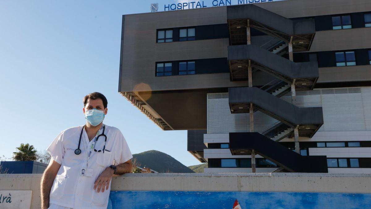 Miguel Ángel Artacho, internista del Hospital Can Misses de Ibiza.