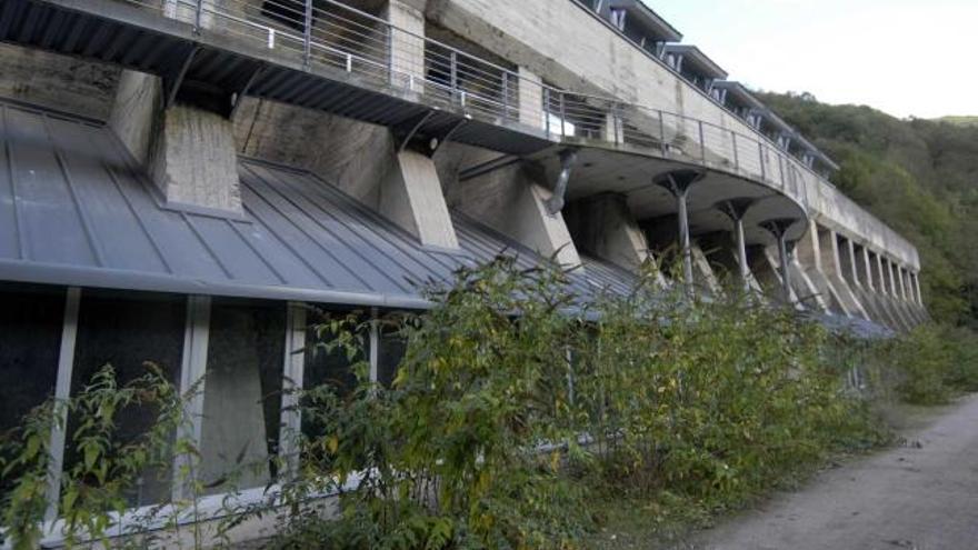 El edificio que iba a ser destinado al Museo de la Lechería, en La Foz de Morcín.