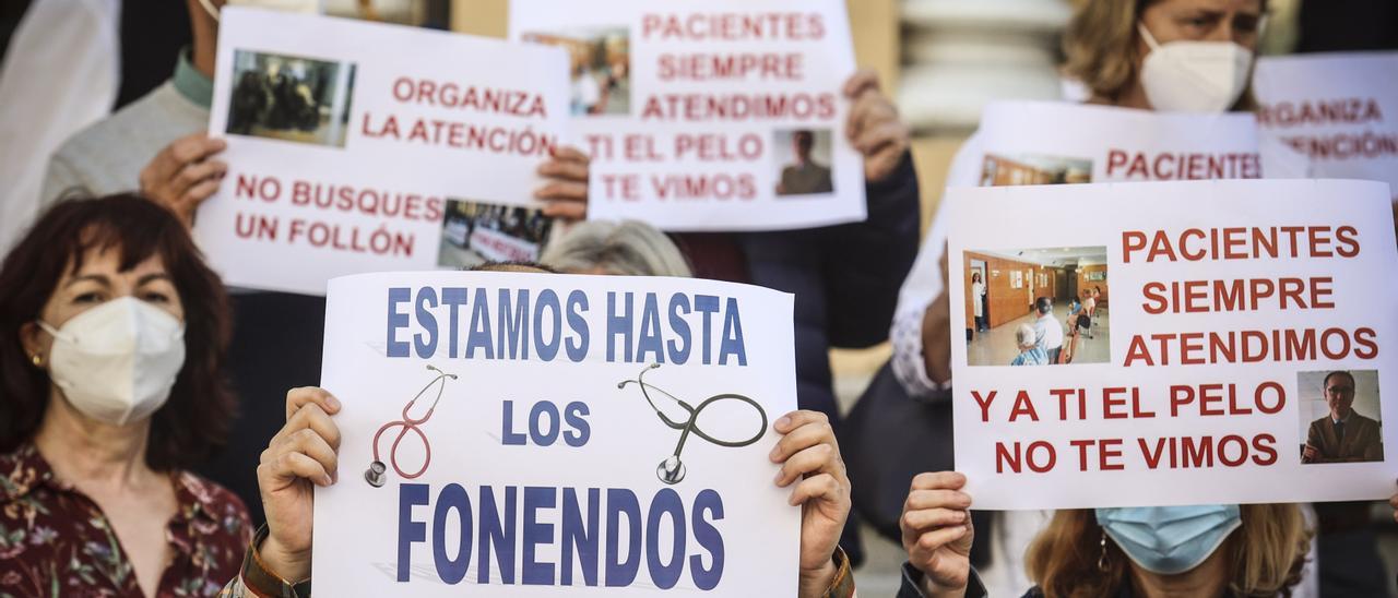 Los médicos de Atención Primaria durante una reciente protesta.