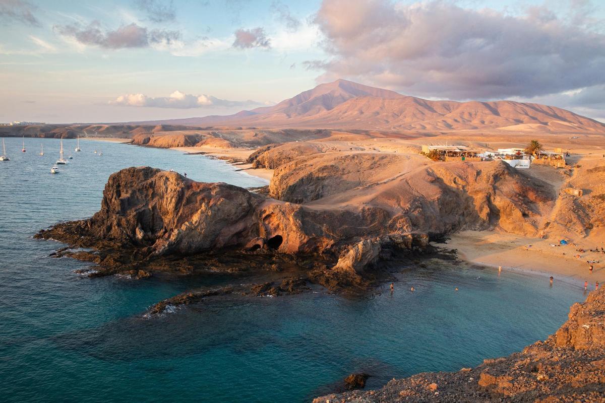 La Costa Blanca es un verdadero paraíso mediterráneo que cautiva a propios y visitantes por igual