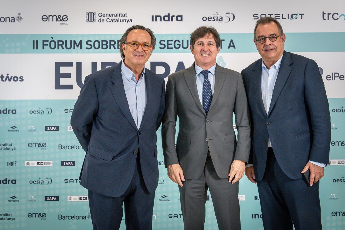 Óscar Iniesta, senior director de LLYC; Daniel Fernández-Capo, CEO de IDNEO; Albert Sáez, director de EL PERIÓDICO y director general de contenidos de Prensa Ibérica