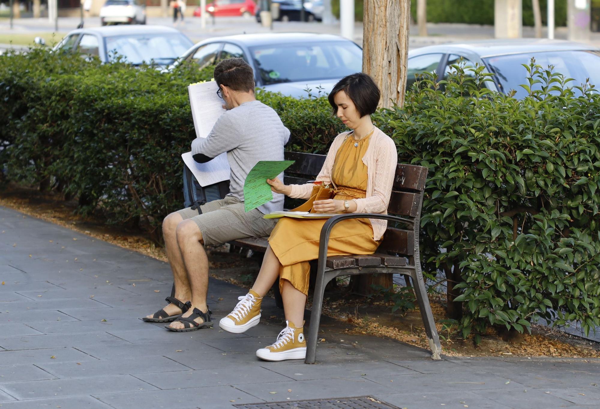 Miles de aspirantes se presentan a las oposiciones de educación