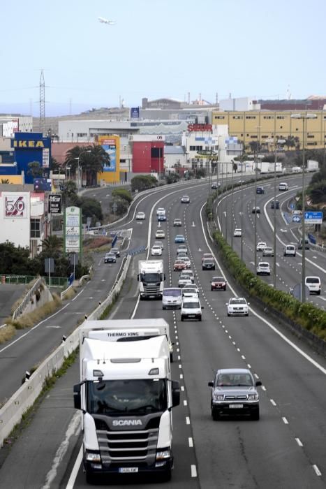 21-04-19 GRAN CANARIA.  AUTOPISTA GC-1. TELDE. Fotos de coches en la autopista. Colas en la autovía de la gente de regreso a casa del sur. Fotos: Juan Castro.  | 21/04/2019 | Fotógrafo: Juan Carlos Castro