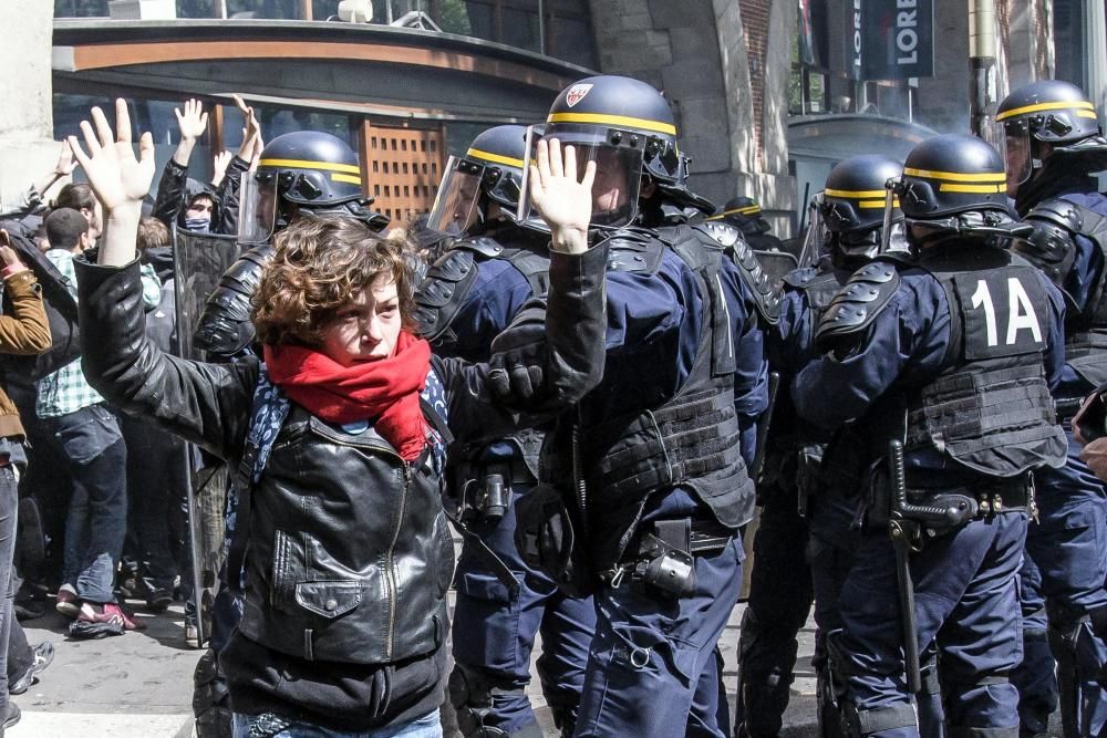 Disturbios en París en la celebración del 1 de Mayo