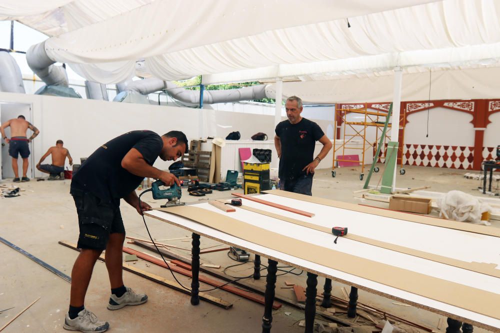 Últimos preparativos de la Feria de Málaga 2017.