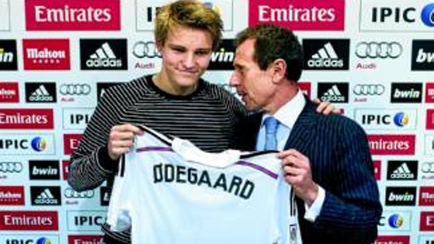 El Real Madrid presenta a su nuevo fichaje, el noruego Martin Odegaard