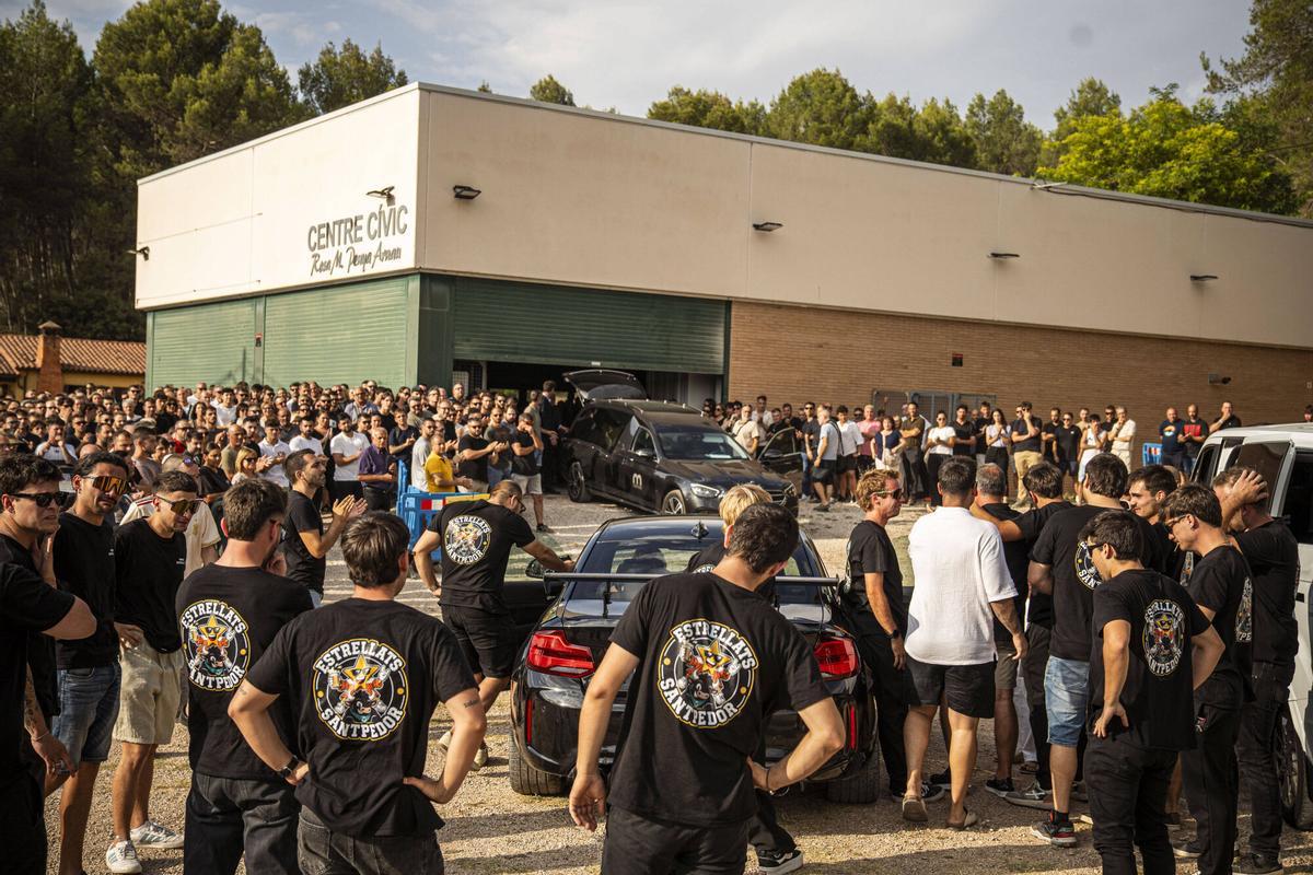 L'últim adeu de Sant Martí de Torroella a Pau Simon, el miner mort a Súria