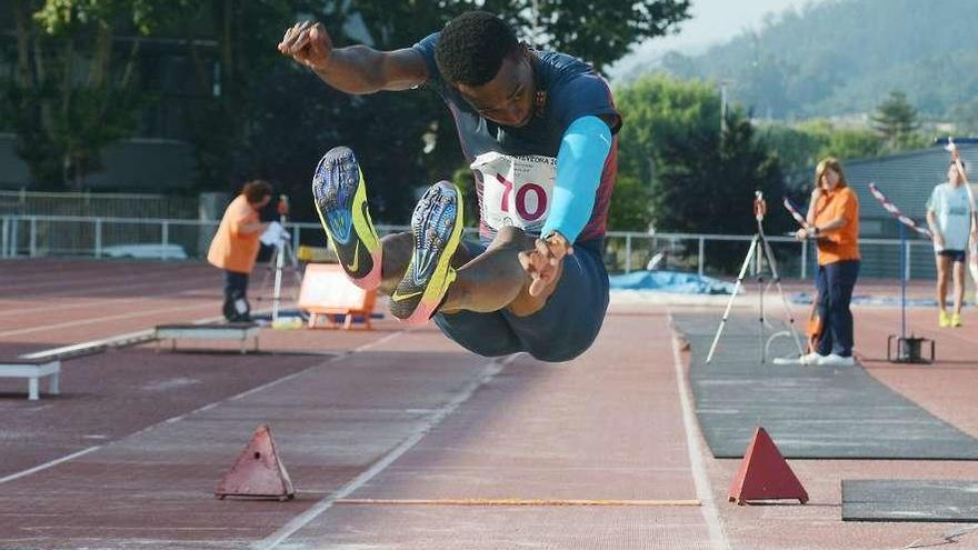 Torneo de atletismo en el Centro Galego de Tecnificación Deportiva. // Rafa Vázquez