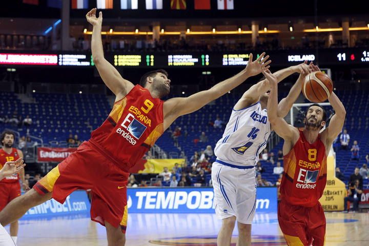 Imágenes del partido entre Islandia y España en la cuarta jornada del Eurobasket