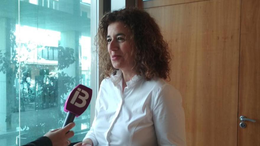 La portavoz del Govern, Pilar Costa, hoy en la sede del Consell de Ibiza.