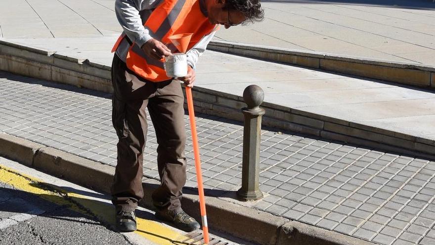 Un tècnic fent el tractament