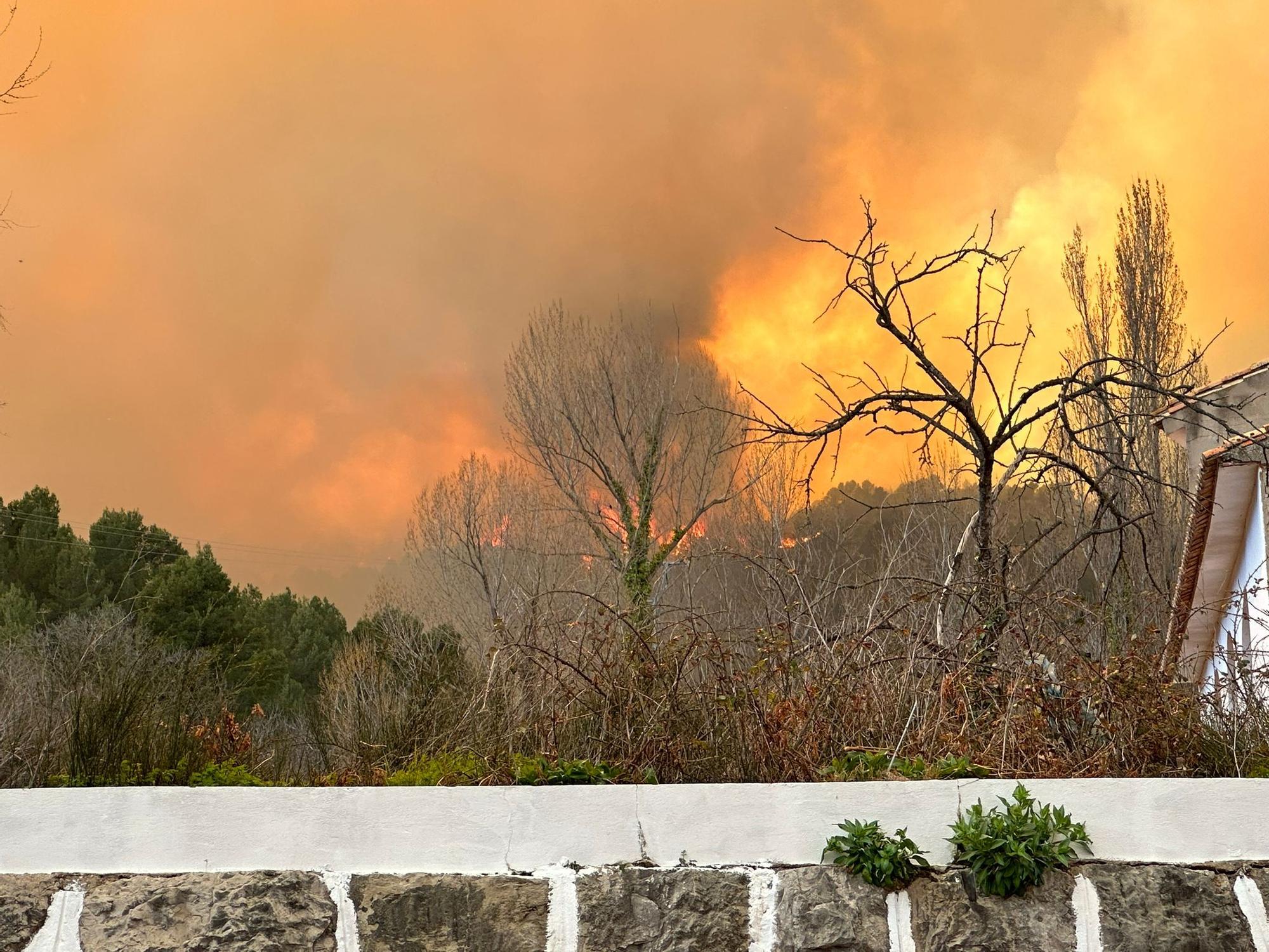 Las imágenes del incendio forestal en Villanueva de Viver