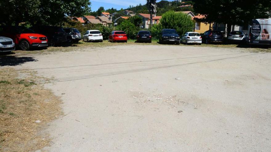 Cangas plantea reservar en playas el aparcamiento solo a residentes