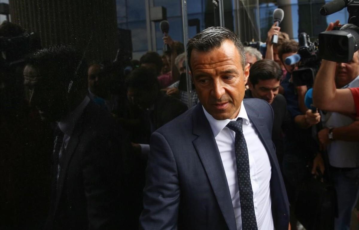Jorge Mendes, a la entrada del Juzgado de Pozuelo el pasado 27 de junio para delcarar por el caso Falcao.