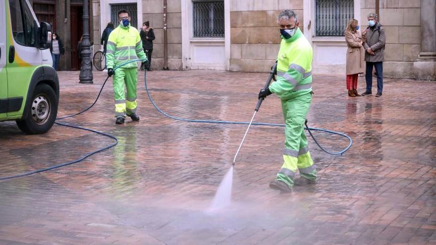 Limpieza en las calles de Zaragoza.
