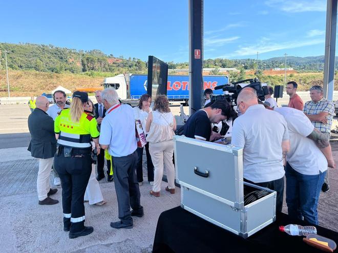 Catalunya estrena un sistema pionero de control de camiones en la AP-7, con un coste de 4,4 millones de euros