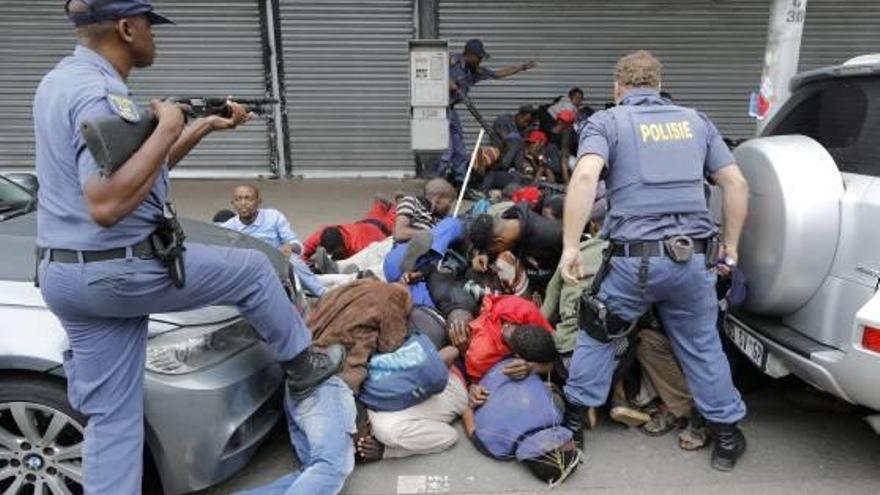 Pretòria La Policia dispersa una manifestació contra els immigrants