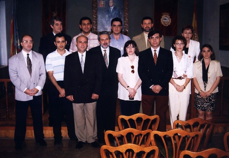 95-99corporación. Almenar i Navarro, Josep (Alcalde) Baixauli i Ruiz, Delfina Cardona i Peretó, Francesc Chamorro i Novillo, Juan Manuel Dasí i Gil, Manuel Ferrer i Real, Patxi González i González, Nicomedes Martínez i Caba, Silvia Martínez i Garcés, Ismael Martínez i Sampedro, Severiano Moreno i Ricart, Inmaculada Ricart i Almenar, Perfecto Rodado i Macías, Damián