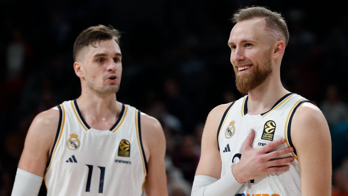 Dzanan Musa y Mario Hezonja, con la camiseta del Real Madrid