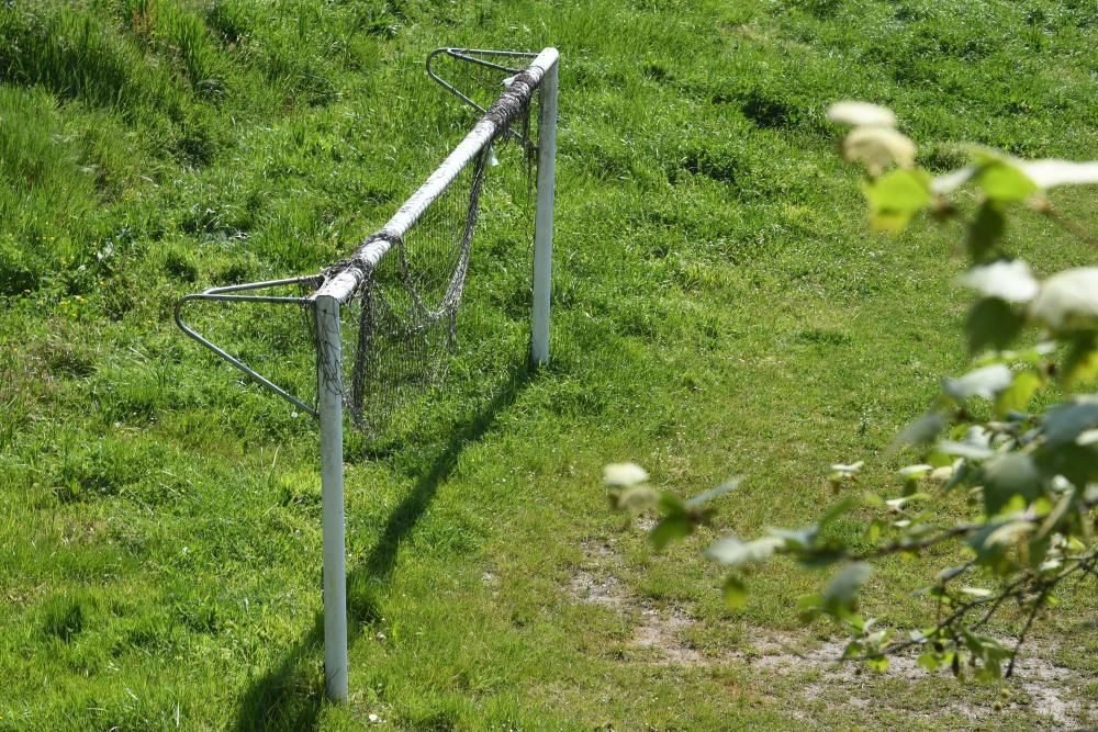 Campo municipal de A Balastreira, en Cambre, ofrecido "de broma" al Celta