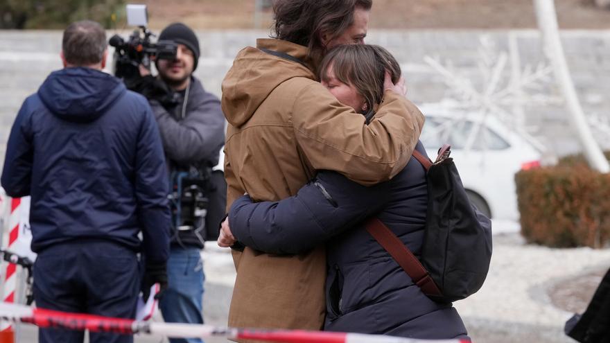 Las imágenes más impactantes del incendio en la estación de esquí suiza durante la fiesta de Año Nuevo