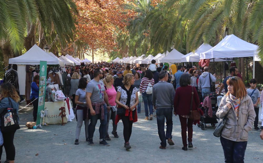 Segundo mercado navideño en el Jardín de la Concepción