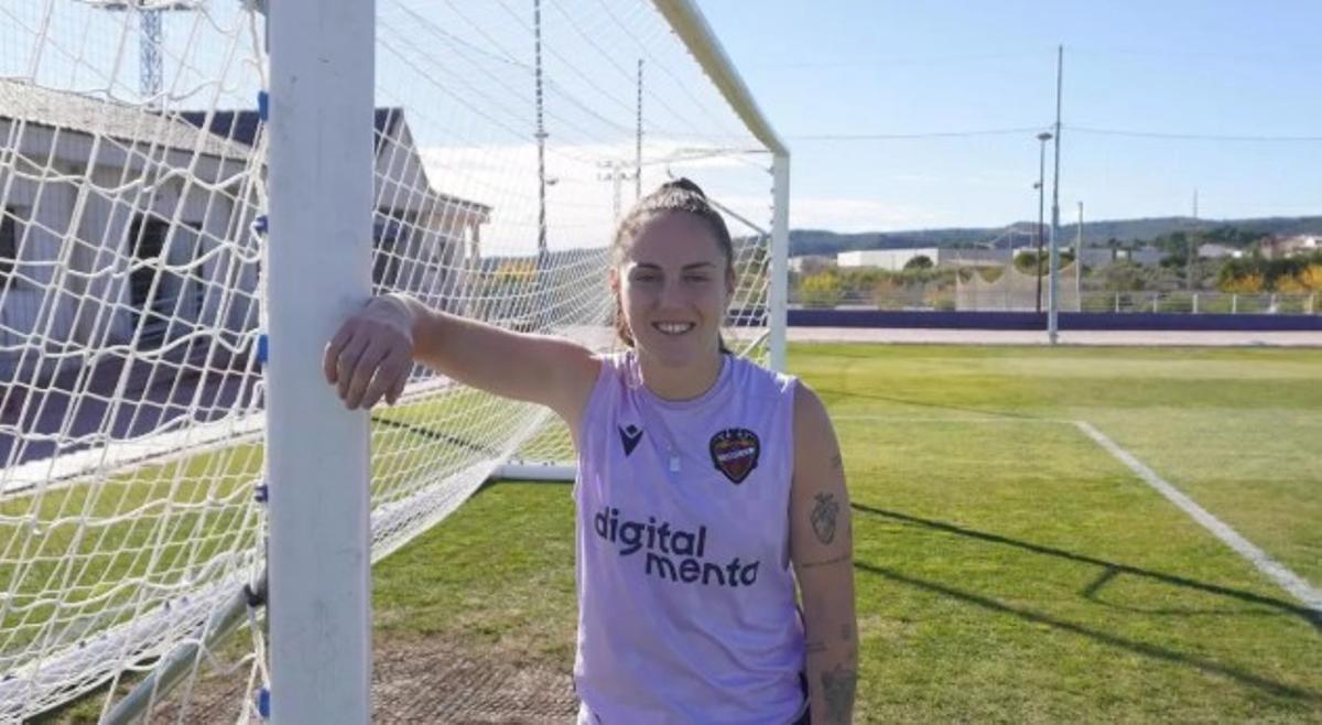 Érika González ya es centenaria con el Levante UD.