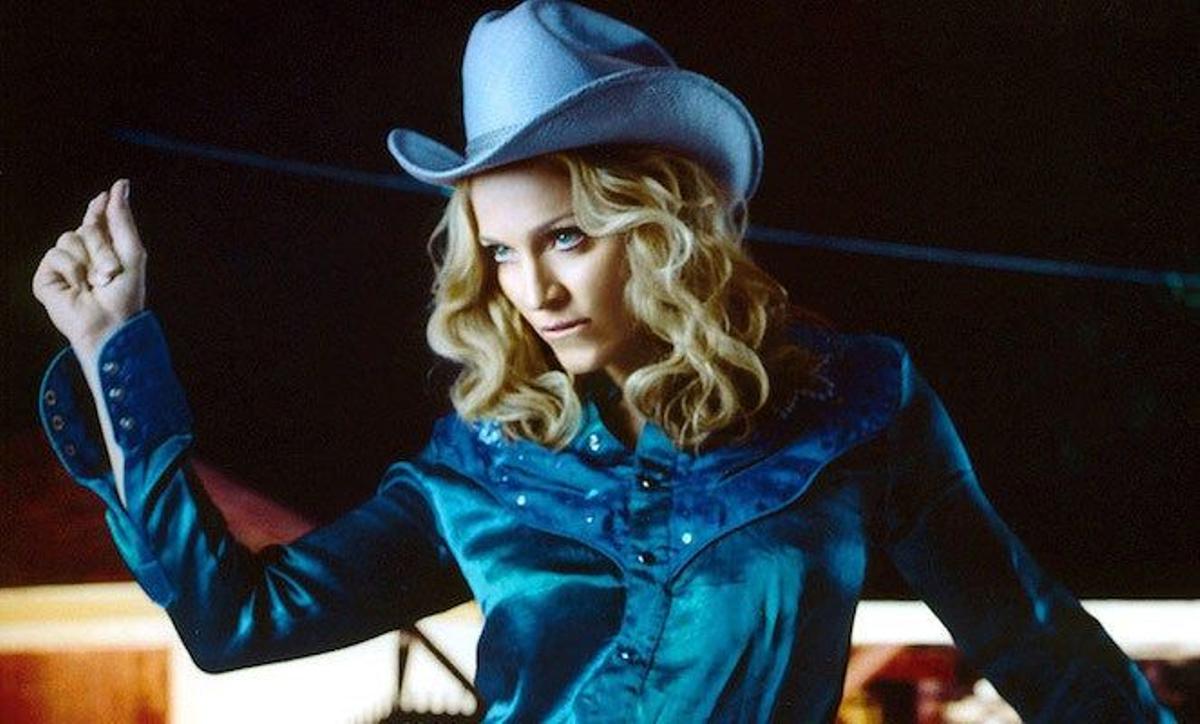 Madonna y su look cowboy en 'Music'
