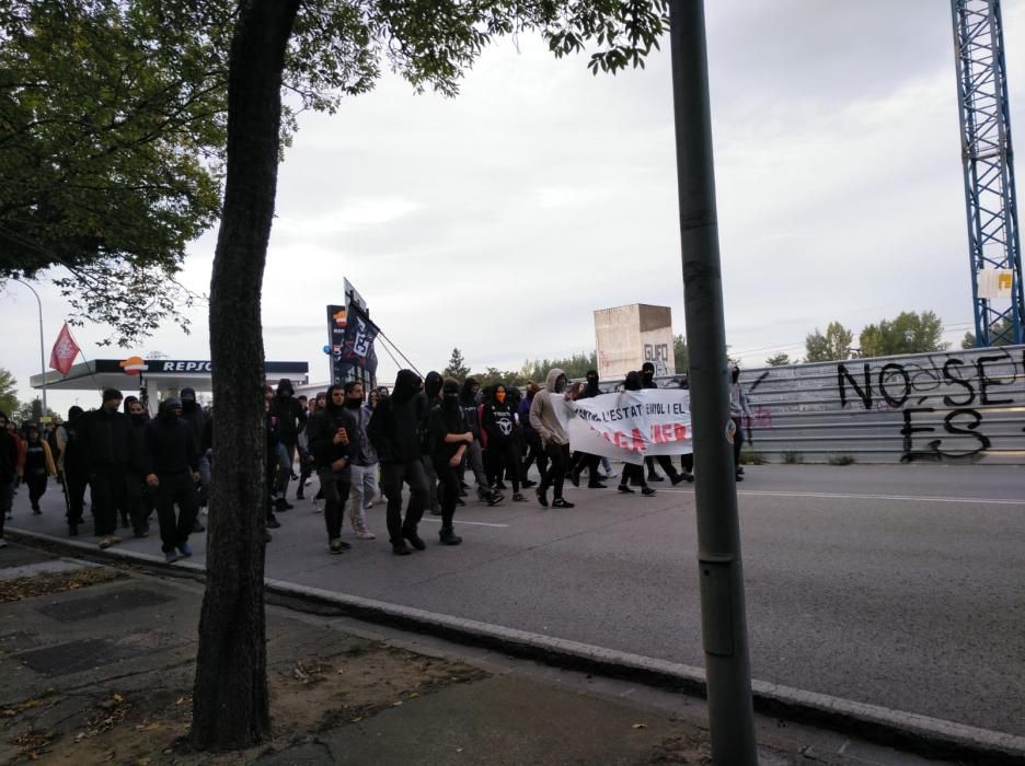 Protesta dels CDR a Girona en el marc de la vaga general