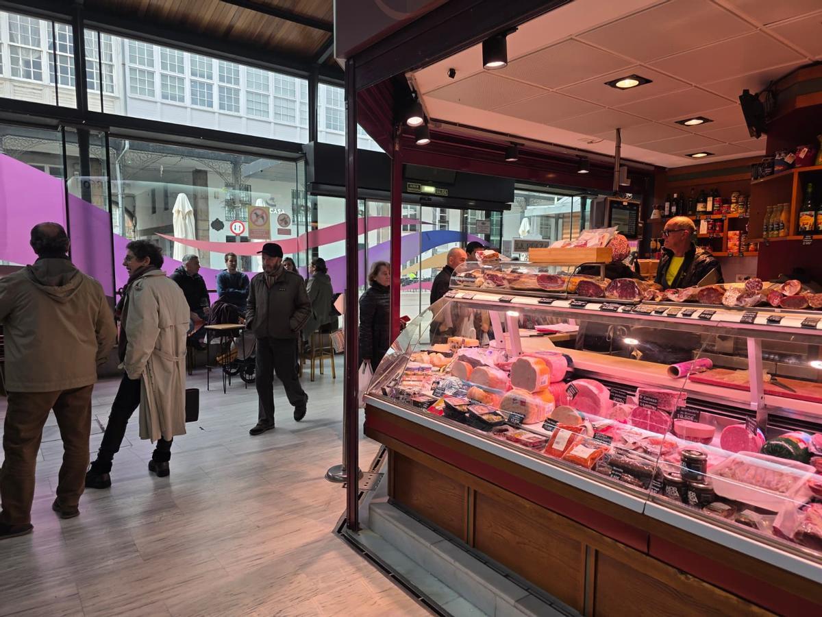 Ambiente en La Plaza, el mercado de Avilés.